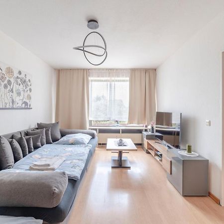 Schoene, Moeblierte Wohnung Mit Balkon Und Tiefgarage Dusseldorf Exterior photo
